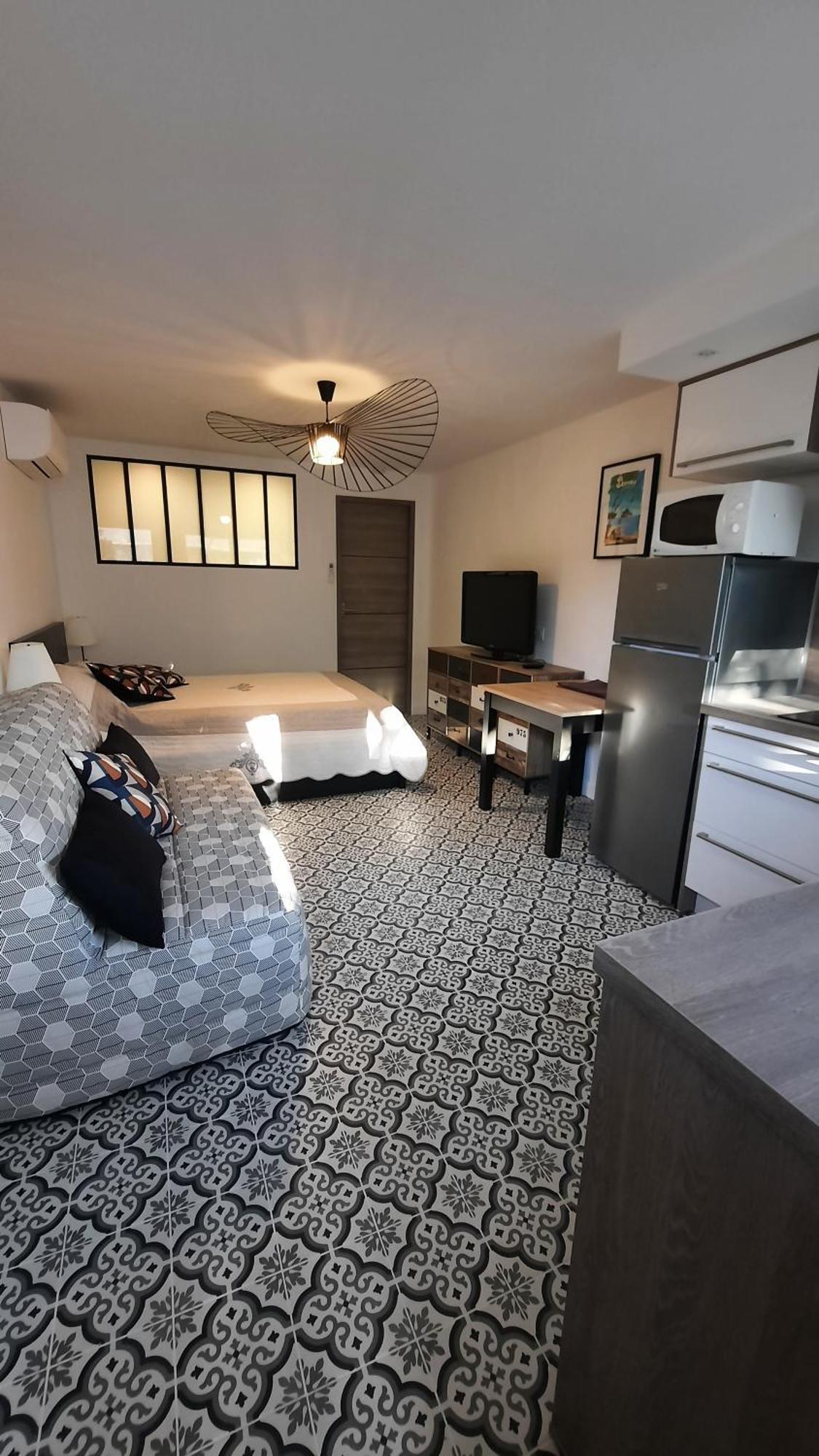Studio Climatise Lantanas 4 Personnes Le Lavandou Luaran gambar